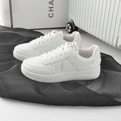 Νέο μοντέλο γυναικεία αθλητικά παπούτσια  σε λευκό χρώμα