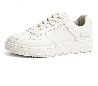 Νέο μοντέλο γυναικεία αθλητικά παπούτσια  σε λευκό χρώμα