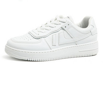 Νέο μοντέλο γυναικεία αθλητικά παπούτσια  σε λευκό χρώμα