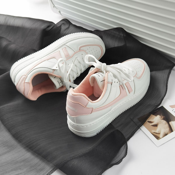 Νέο μοντέλο γυναικεία αθλητικά παπούτσια  σε λευκό χρώμα