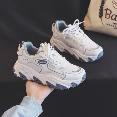 Γυναικεία αθλητικά παπούτσια με τραχιά σόλα και  κορδόνια