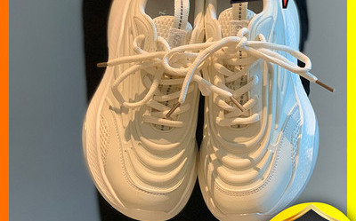 Γυναικεία αθλητικά παπούτσια με τραχιά σόλα και κορδόνια - διαφορετικά χρώματα