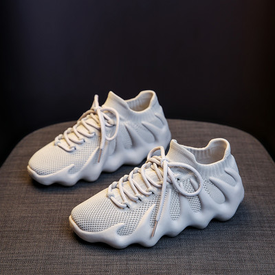 Γυναικεία αθλητικά παπούτσια από ύφασμα με κορδόνια