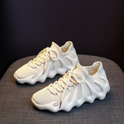 Γυναικεία αθλητικά παπούτσια από ύφασμα με κορδόνια