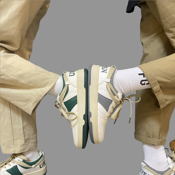 Γυναικεία αθλητικά παπούτσια  με κορδόνια με επίπεδη σόλα από οικολογικό δέρμα