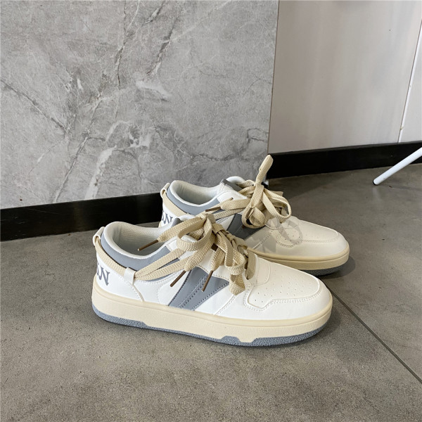 Γυναικεία αθλητικά παπούτσια  με κορδόνια με επίπεδη σόλα από οικολογικό δέρμα