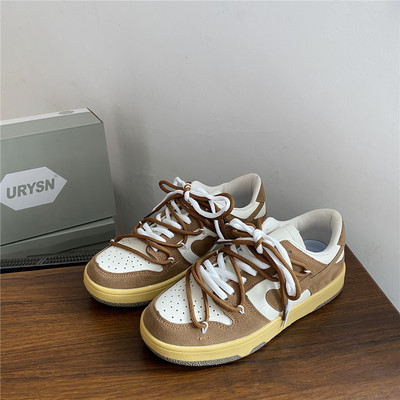 Γυναικεία αθλητικά παπούτσια με κορδόνια από έκο σουέτ σε τρία χρώματα