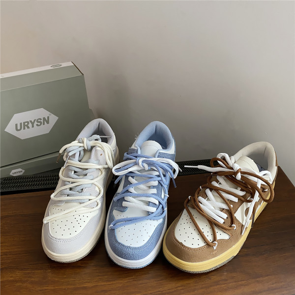 Γυναικεία αθλητικά παπούτσια με κορδόνια από έκο σουέτ σε τρία χρώματα