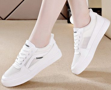 Νέο μοντέλο γυναικεία αθλητικά παπούτσια σε λευκό χρώμα