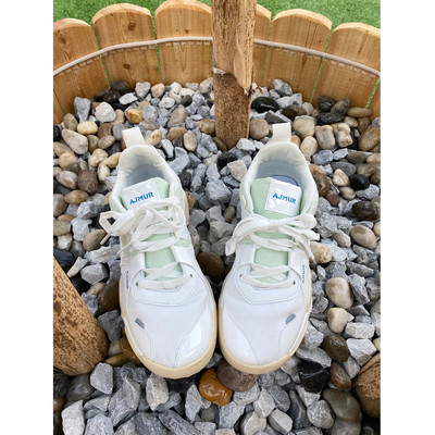 Γυναικεία αθληκά παπούτσια με κορδόνια - δύο χρώματα