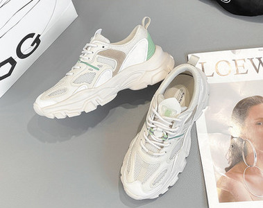 Ženske tenisice s debelim potplatom i mrežastim gornjištem