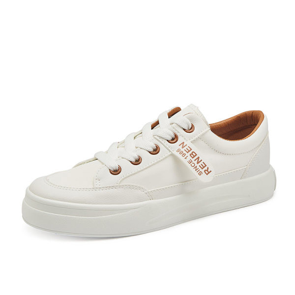 Γυναικεία αθλητικά παπούτσια με επιγραφή σε λευκό χρώμα