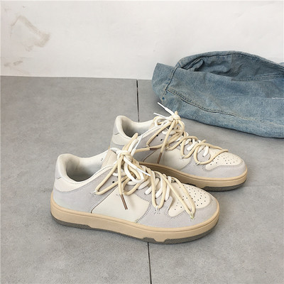 Γυναικεία αθλητικά παπούτσια από τεχνητό σουέντ σε τρία χρώματα