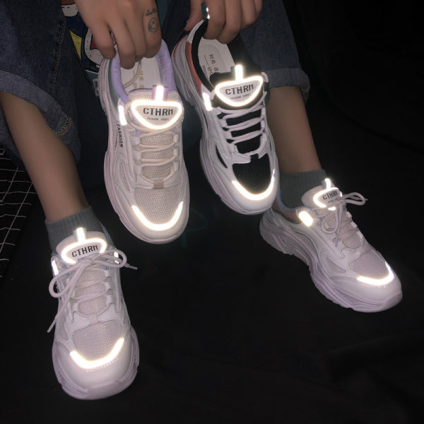 Γυναικεία αθλητικά παπούτσια με κορδόνια - δύο χρώματα