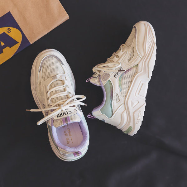 Γυναικεία αθλητικά παπούτσια με κορδόνια - δύο χρώματα