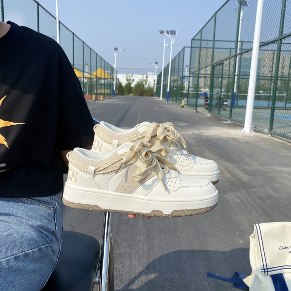 Adidași de damă cu talpă plată și șireturi model uni