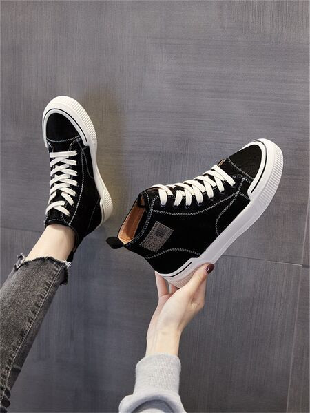 Tenisi dama eleganti din piele intoarsa ecologica cu broderie