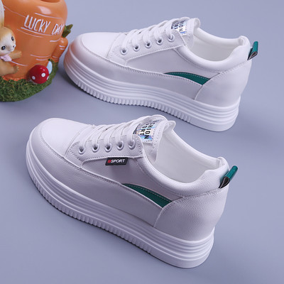 Σύγχρονα γυναικεία αθλητικά παπούτσια απλό μοντέλο