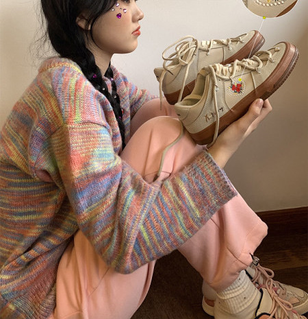 Ženske tenisice s vezom i kamenčićima