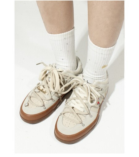 Ženske tenisice s vezom i kamenčićima