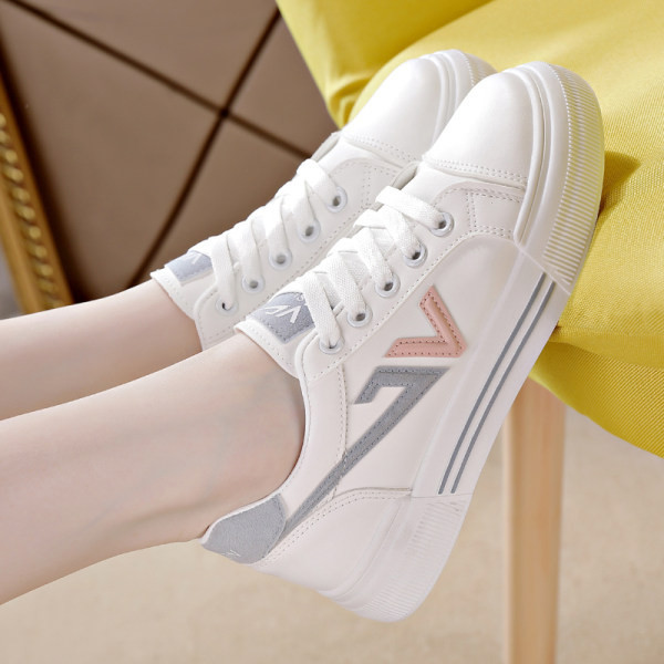 Tenisi dama model uni cu talpa plata si broderie