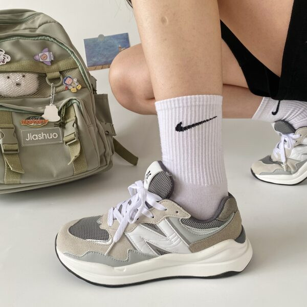 Casual αθλητικά παπούτσια με καφέ κορδόνια