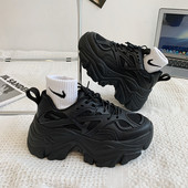 Γυναικεία αθλητικά παπούτσια σε τρία χρώματα κατάλληλα για το χειμώνα