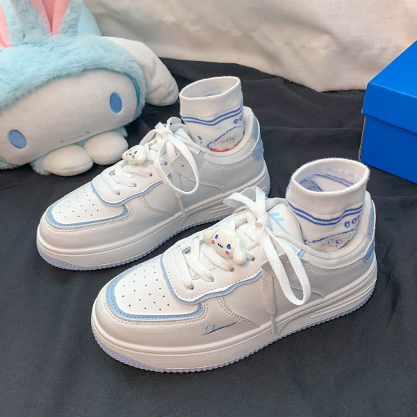 Σύγχρονα γυναικεία αθλητικά παπούτσια με κορδόνια και τρισδιάστατο στοιχείο