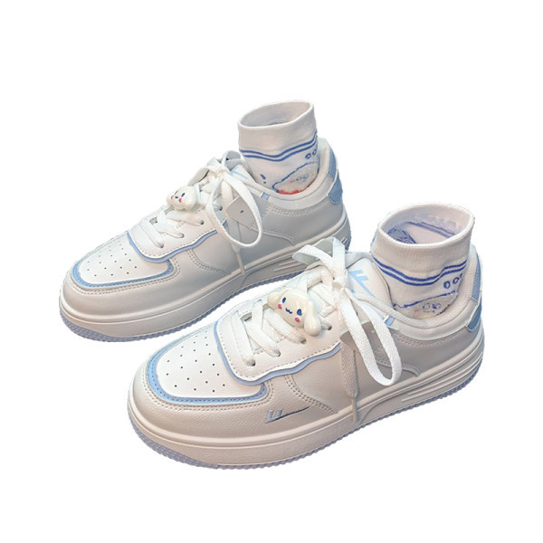 Σύγχρονα γυναικεία αθλητικά παπούτσια με κορδόνια και τρισδιάστατο στοιχείο