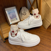 Γυναικεία casual αθλητικά παπούτσια με επίπεδη σόλα και κορδόνια στρογγυλεμένο μοτίβο