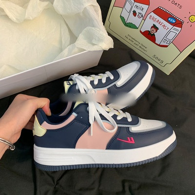 Γυναικεία casual αθλητικά παπούτσια με επίπεδη σόλα και κορδόνια στρογγυλεμένο μοτίβο