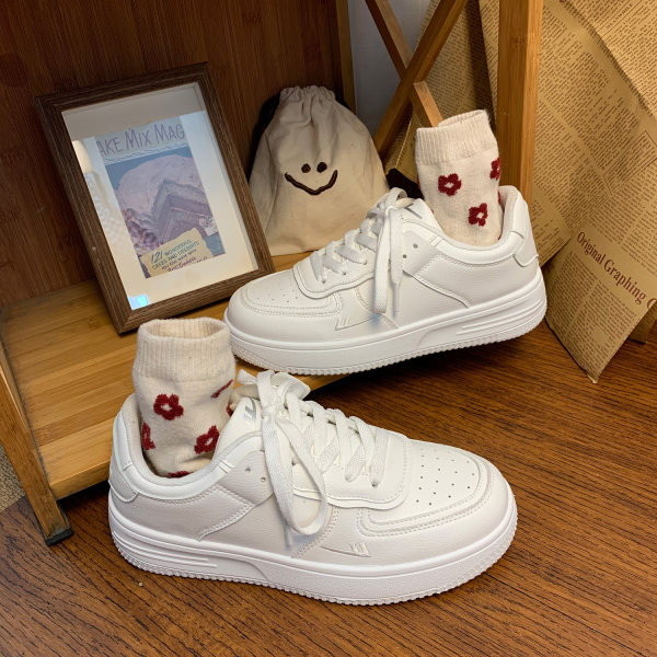 Γυναικεία casual αθλητικά παπούτσια με επίπεδη σόλα και κορδόνια στρογγυλεμένο μοτίβο