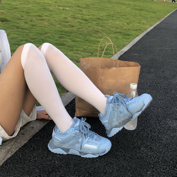 Model nou de adidasi de dama cu talpa aspra in bej si albastru