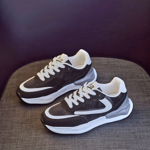 Casual γυναικεία αθλητικά παπούτσια με επίπεδη σόλα και επιγραφή