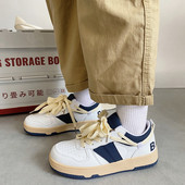 Γυναικεία αθλητικά παπούτσια  με επίπεδη σόλα και κορδόνια - δύο χρώματα