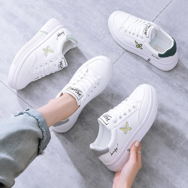 Adidași de damă eleganti cu broderie și inscripție