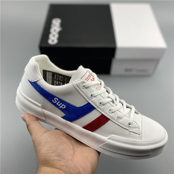 Adidași bărbați din piele cu aplicație