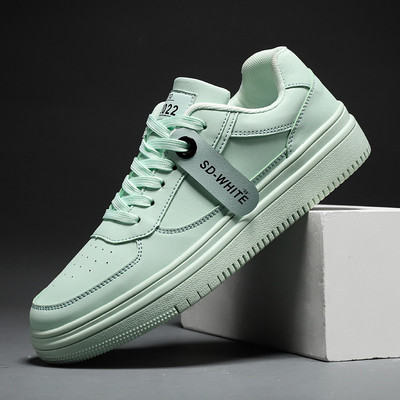 Αναπνεύσιμα αθλητικά παπούτσια από faux δέρμα με επίπεδη σόλα