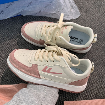 Γυναικεία πάνινα παπούτσια με επίπεδη σόλα και κορδόνια - λευκό και μπεζ