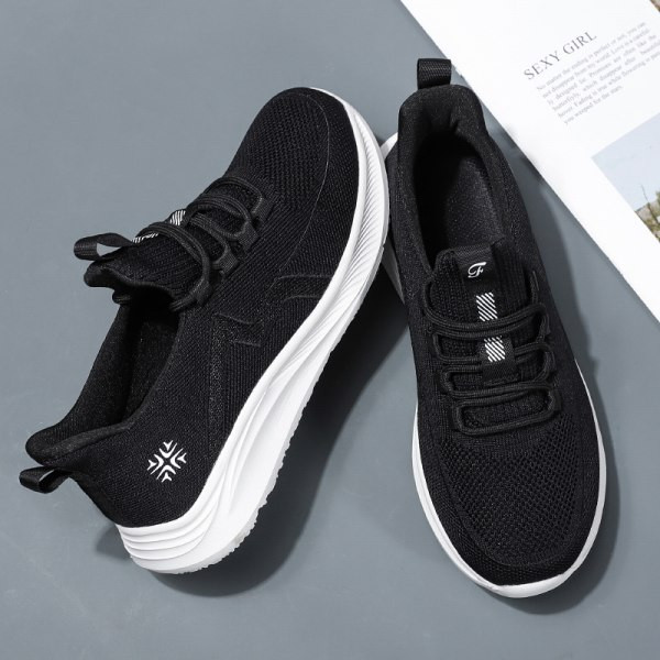 Γυναικεία αθλητικά πάνινα παπούτσια με κέντημα και κορδόνια