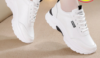 Γυναικεία αθλητικά παπούτσια με κορδόνια - λευκό χρώμα