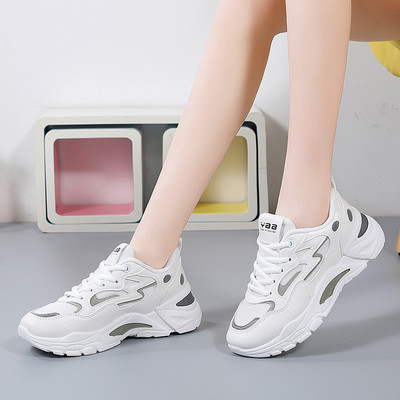 Γυναικεία casual αθλητικά παπούτσια με πλέγμα και επίπεδη σόλα με επιγραφή