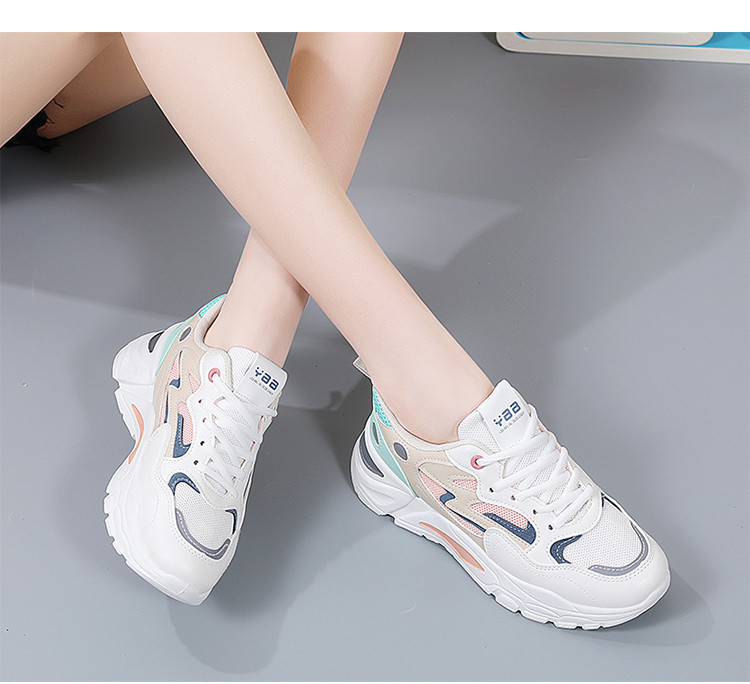 Γυναικεία casual αθλητικά παπούτσια με πλέγμα και επίπεδη σόλα με επιγραφή