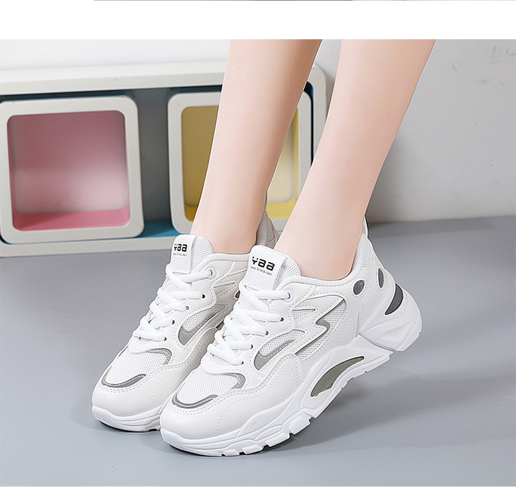 Γυναικεία casual αθλητικά παπούτσια με πλέγμα και επίπεδη σόλα με επιγραφή