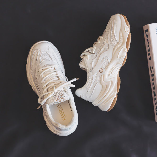 Γυναικεία μοντέρνα αθλητικά παπούτσια με κορδόνια και τραχιά σόλα με κορδόνια και πλέγμα