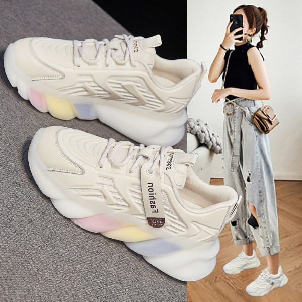 Γυναικεία αθλητικά παπούτσια με τραχιά επιγραφή και κορδόνια