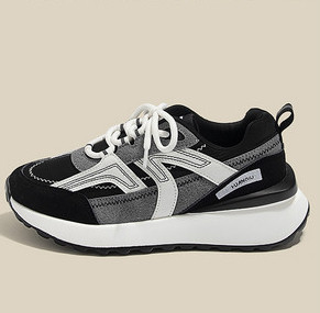 Casual αθλητικά παπούτσια με χρωματιστά κορδόνια και επίπεδη σόλα