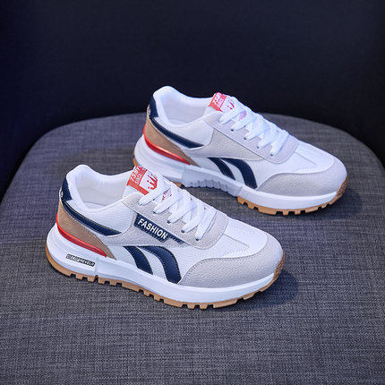 Γυναικεία αθλητικά παπούτσια με επιγραφές και χρωματιστό μοτίβο