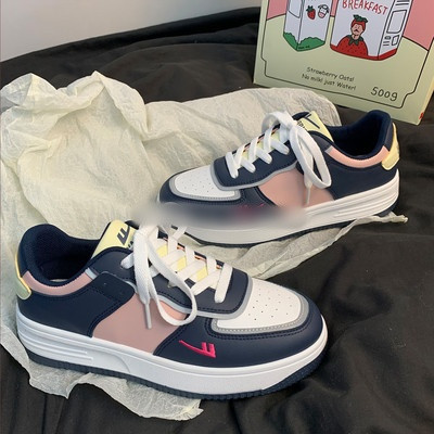 Casual γυναικεία αθλητικά παπούτσια με επίπεδη σόλα, στρογγυλεμένο μοτίβο με κέντημα