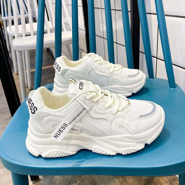 Tenisi de damă de actualitate cu talpă aspră și inscripție